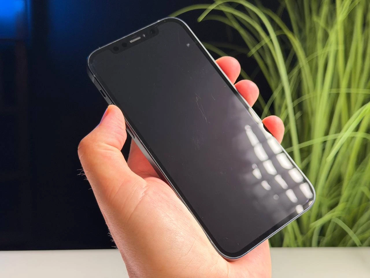 ВЖИВАНИЙ Б/У Apple iPhone 12 64GB Black (MGH63, MGJ53) - Состояние: хорошее | Аккумулятор: 98% | Комплектация: iPhone, кабель | Гарантия: 3 мес.