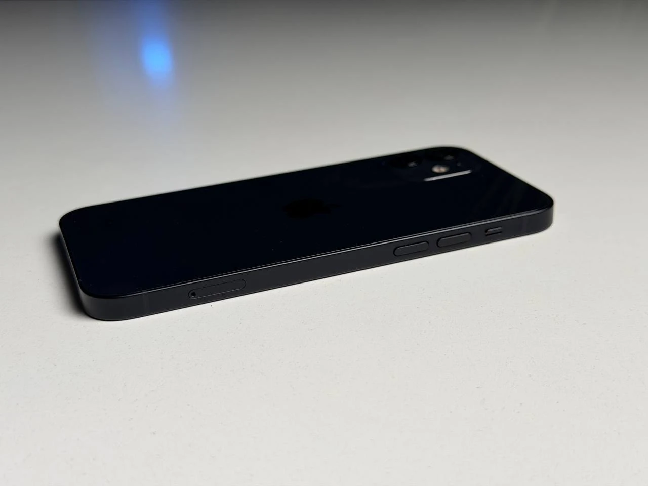 ВЖИВАНИЙ Б/У Apple iPhone 12 64GB Black (MGH63, MGJ53) - Состояние: хорошее | Аккумулятор: 98% | Комплектация: iPhone, кабель | Гарантия: 3 мес.