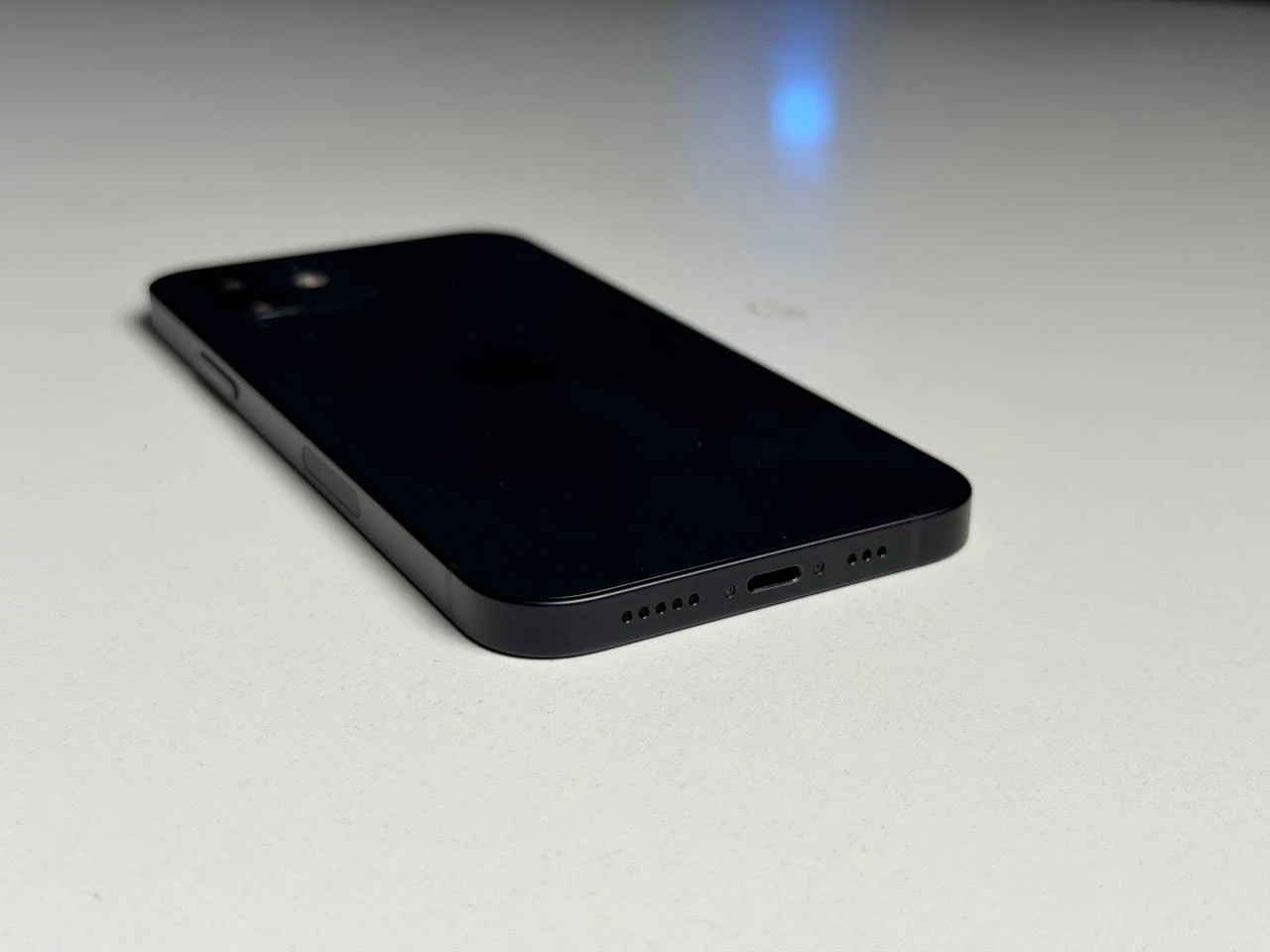 ВЖИВАНИЙ Б/У Apple iPhone 12 64GB Black (MGH63, MGJ53) - Состояние: хорошее | Аккумулятор: 98% | Комплектация: iPhone, кабель | Гарантия: 3 мес.