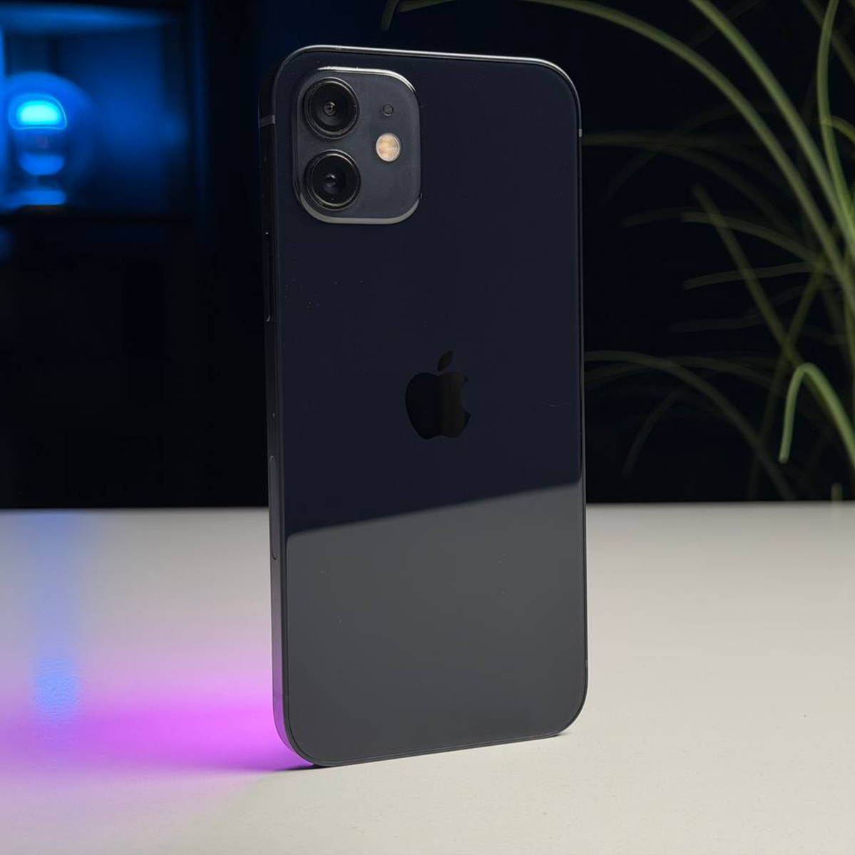 ВЖИВАНИЙ Б/У Apple iPhone 12 64GB Black (MGH63, MGJ53) - Состояние: хорошее | Аккумулятор: 98% | Комплектация: iPhone, кабель | Гарантия: 3 мес.
