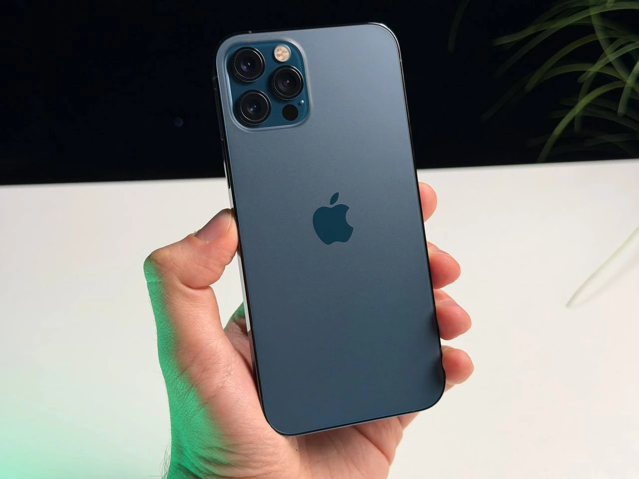 ВЖИВАНИЙ Б/У Apple iPhone 12 Pro 128GB Pacific Blue (MGLR3, MGMN3) - Стан: гарний | Акумулятор: 100% | Комплектація: iPhone, кабель | Гарантія: 3 міс