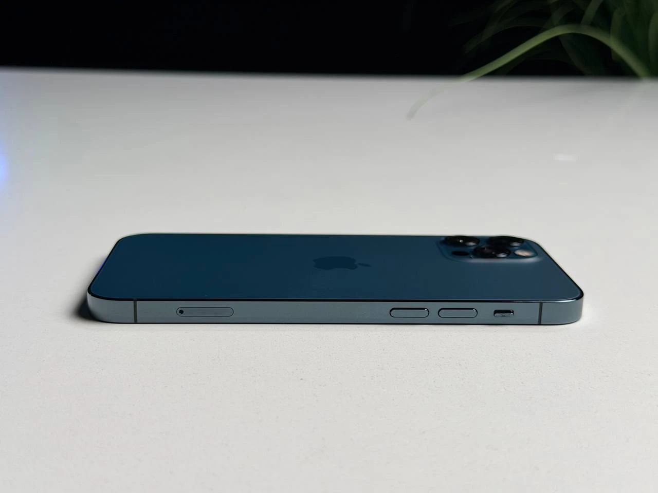 ВЖИВАНИЙ Б/У Apple iPhone 12 Pro 128GB Pacific Blue (MGLR3, MGMN3) - Стан: гарний | Акумулятор: 100% | Комплектація: iPhone, кабель | Гарантія: 3 міс
