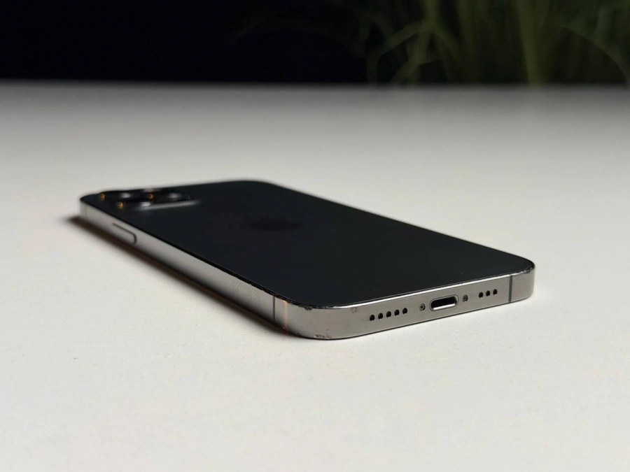 ВЖИВАНИЙ Б/У Apple iPhone 12 Pro 256GB Graphite (MGLT3, MGMP3) - Состояние: хорошее | Аккумулятор: 100% | Комплектация: iPhone, кабель | Гарантия: 3 мес.