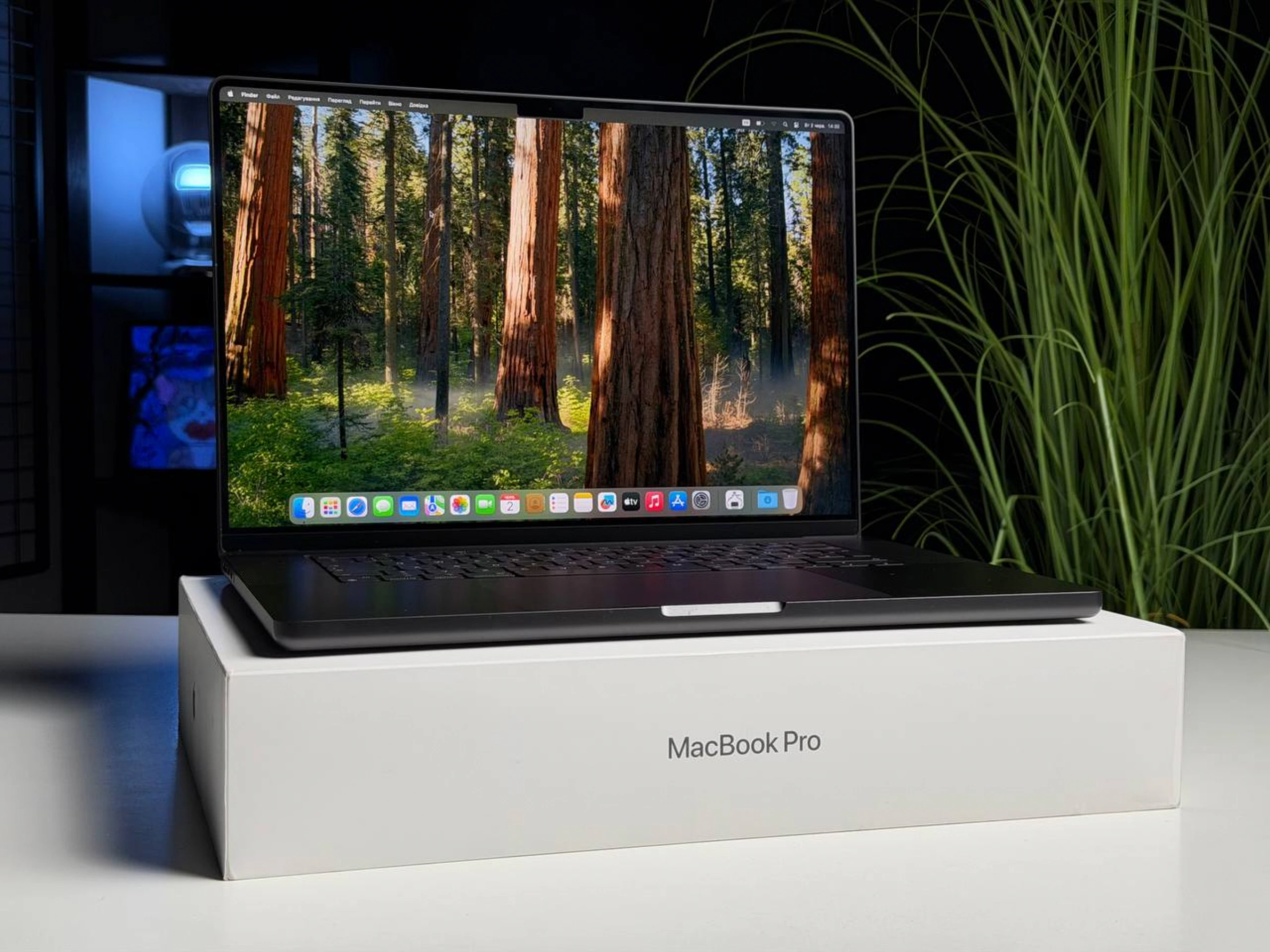 ВЖИВАНИЙ Б/У Apple MacBook Pro 16" M4 Pro/14CPU/20GPU/24GB/512GB Space Black 2024 (MX2X3) - Стан: гарний | Акумулятор: 99% | Комплектація: повний | Гарантія: 3 міс.