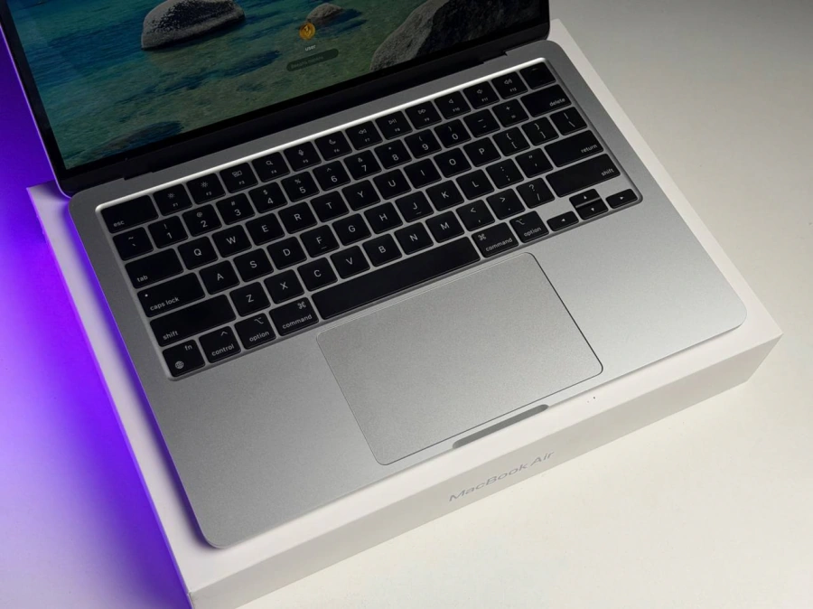 ВЖИВАНИЙ Б/У MacBook Air 13.6" M2/8CPU/10GPU/8GB/512GB Silver 2022 (MLY03) - Состояние: хорошее | Аккумулятор: 100% | Комплектация: полный | Гарантия: 3 мес.
