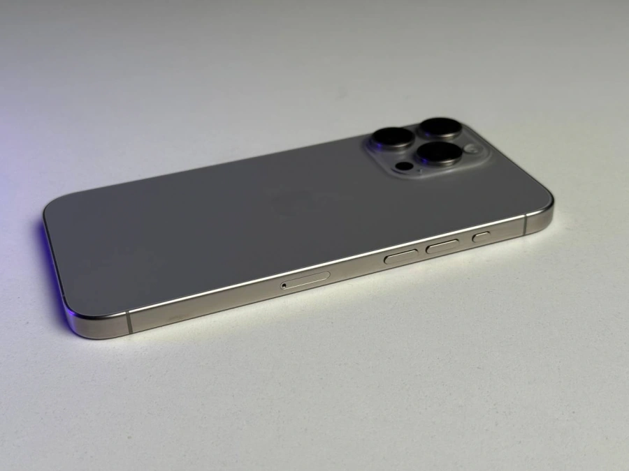 ВЖИВАНИЙ Б/У Apple iPhone 15 Pro Max 256GB Natural Titanium (MU793) - Стан: гарний | Акумулятор: 100% | Комплектація: iPhone, кабель | Гарантія: 3 міс.