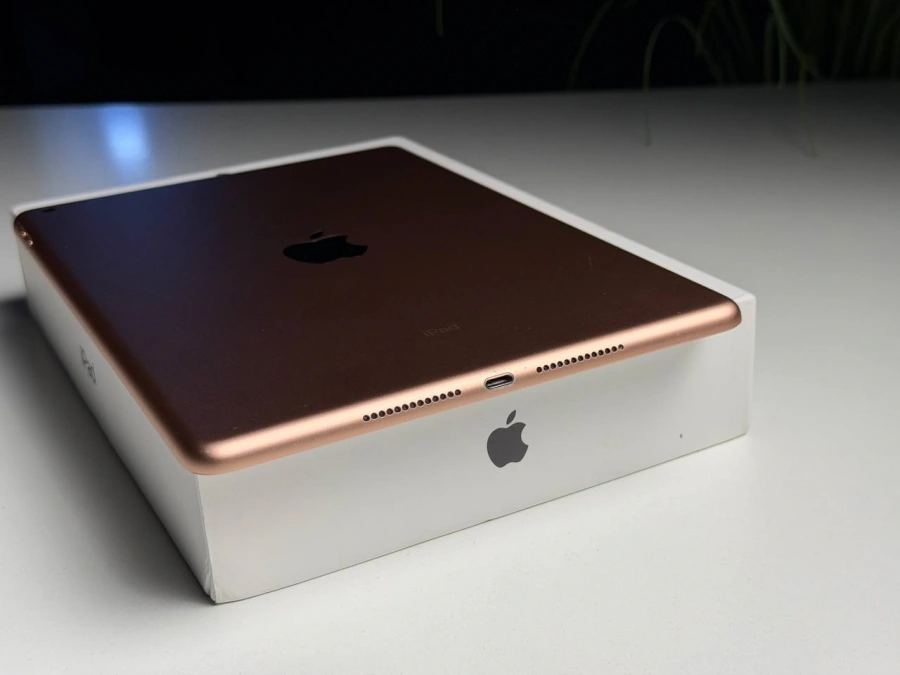 ВЖИВАНИЙ Б/У Apple iPad 10.2" Wi-Fi 32GB Gold (MW762) - Состояние: хороший | Аккумулятор: 100% | Комплектация: полный | Гарантия: 3 мес.