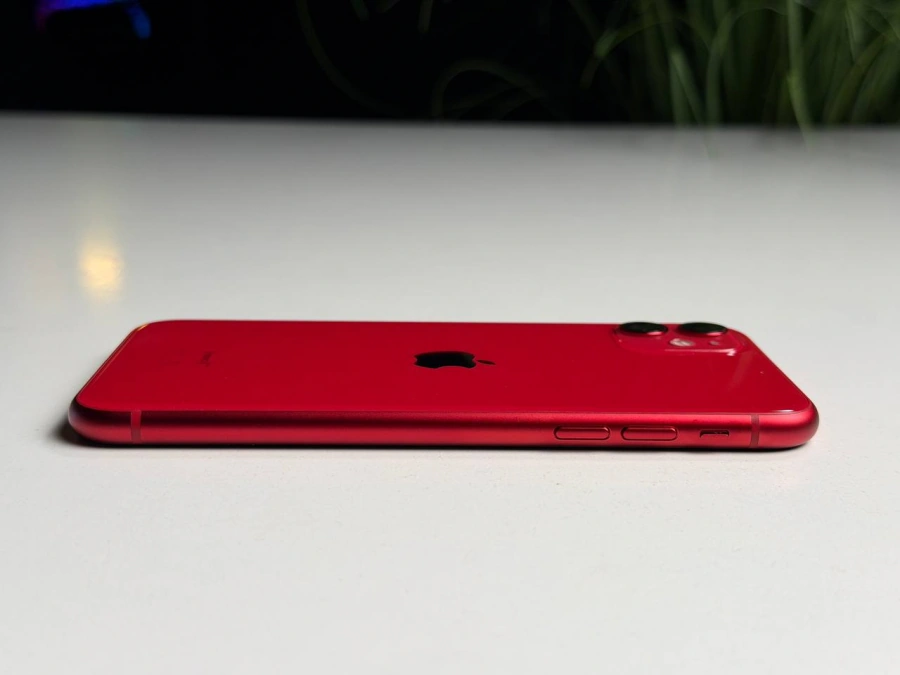 ВЖИВАНИЙ Б/У Apple iPhone 11 128GB Product (RED) (MHD03, MHDK3) - Состояние: хороший | Аккумулятор: 100% | Комплектация: iPhone, кабель | Гарантия: 3 мес.