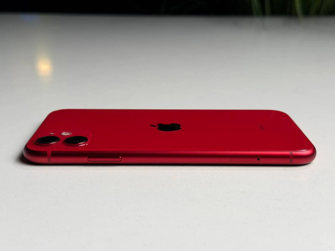 ВЖИВАНИЙ Б/У Apple iPhone 11 128GB Product (RED) (MHD03, MHDK3) - Состояние: хороший | Аккумулятор: 100% | Комплектация: iPhone, кабель | Гарантия: 3 мес.