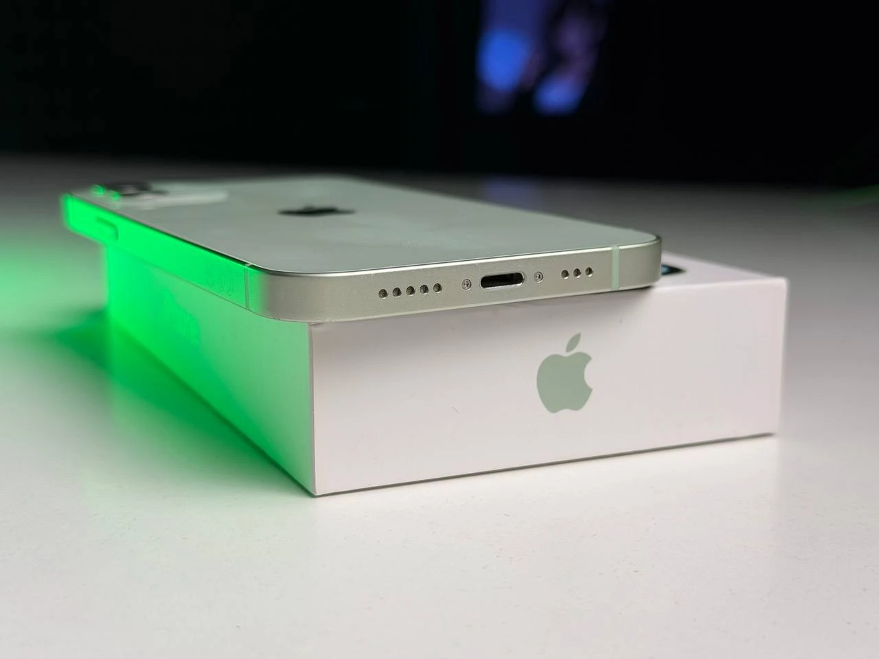 ВЖИВАНИЙ Б/У Apple iPhone 12 128GB Green (MGHG3, MGJF3) - Состояние: удовлетворительный | Аккумулятор: 100% | Комплектация: полный | Гарантия: 3 мес.
