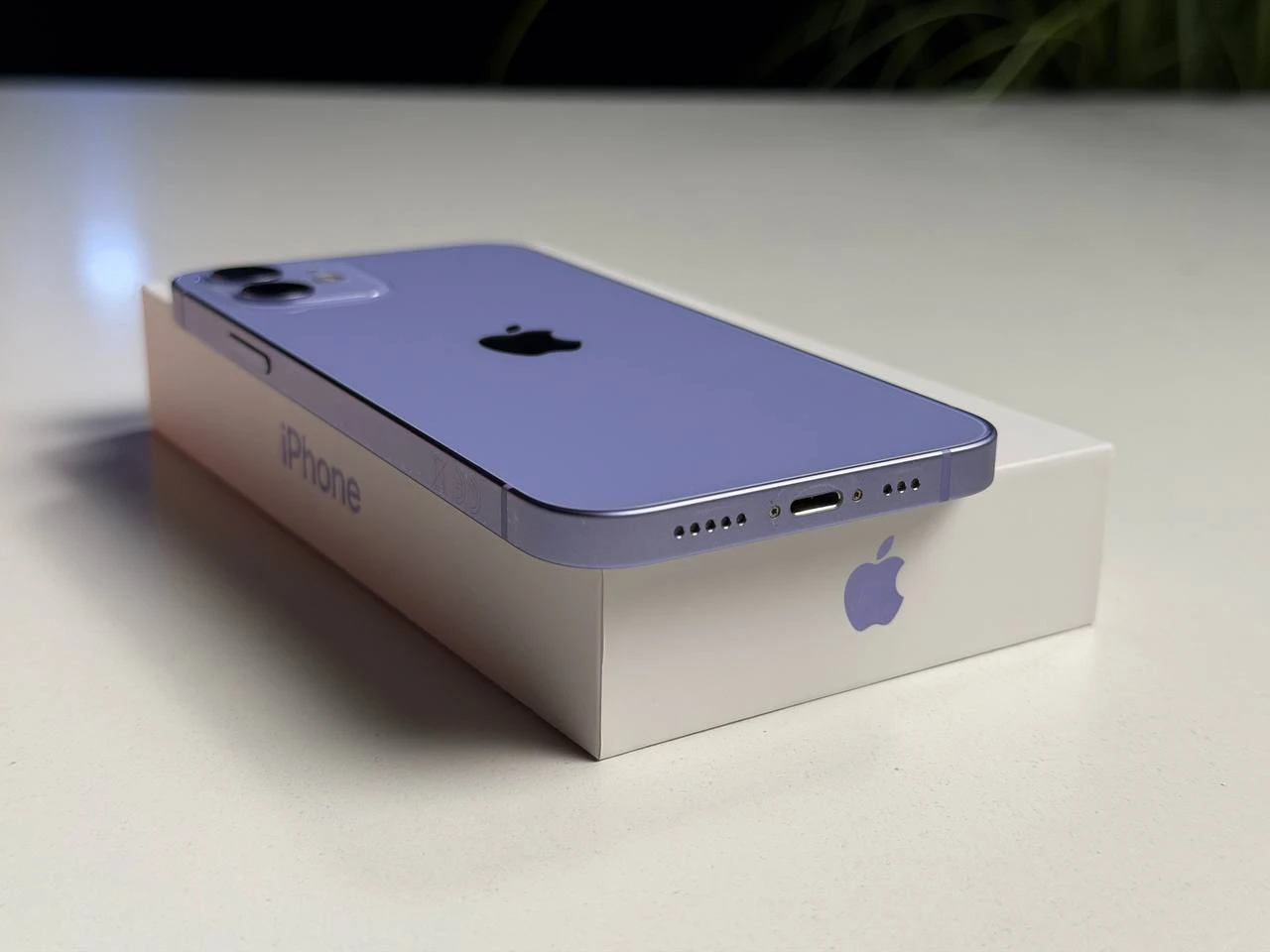 ВЖИВАНИЙ Б/У Apple iPhone 12 256GB Purple (MJNQ3) - Состояние: хороший | Аккумулятор: 99% | Комплектация: полный | Гарантия: 3 мес.