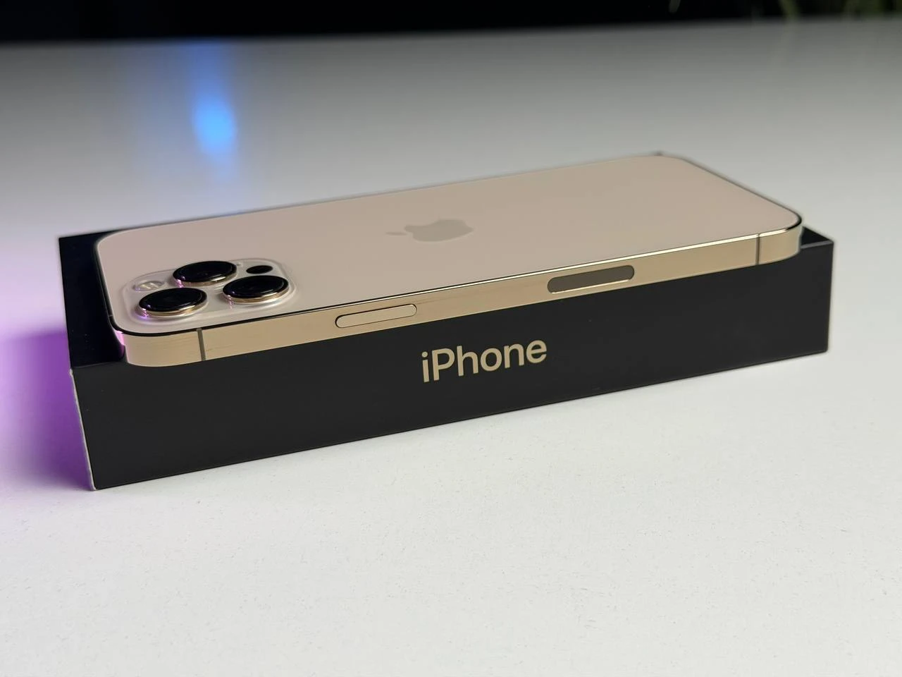 ВЖИВАНИЙ Б/У Apple iPhone 12 Pro Max 256GB Gold (MGCM3, MGDE3) - Стан: гарний | Акумулятор: 100% | Комплектація: повний | Гарантія: 3 міс.