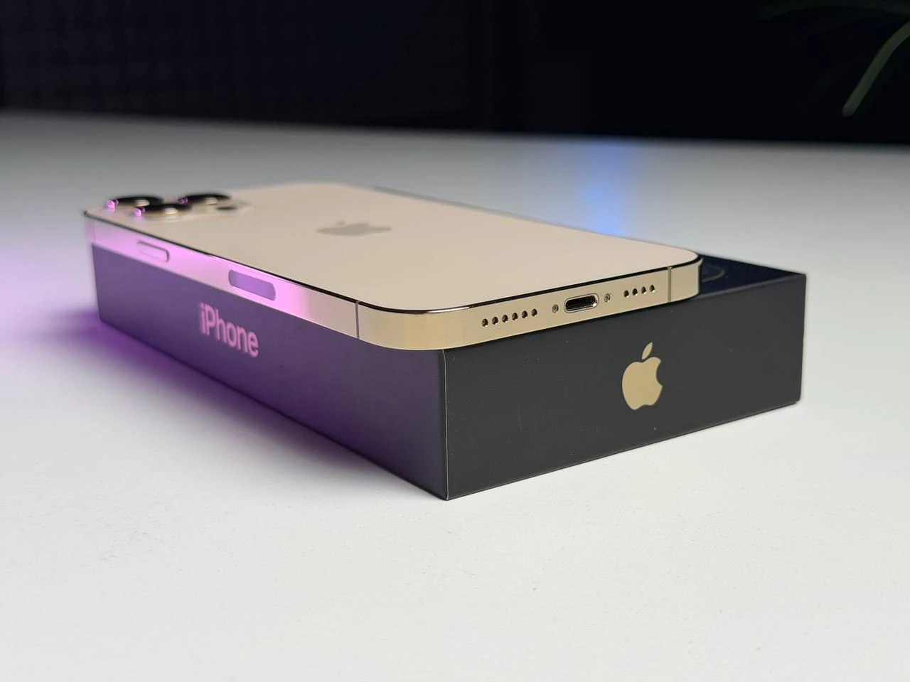 ВЖИВАНИЙ Б/У Apple iPhone 12 Pro Max 256GB Gold (MGCM3, MGDE3) - Стан: гарний | Акумулятор: 100% | Комплектація: повний | Гарантія: 3 міс.
