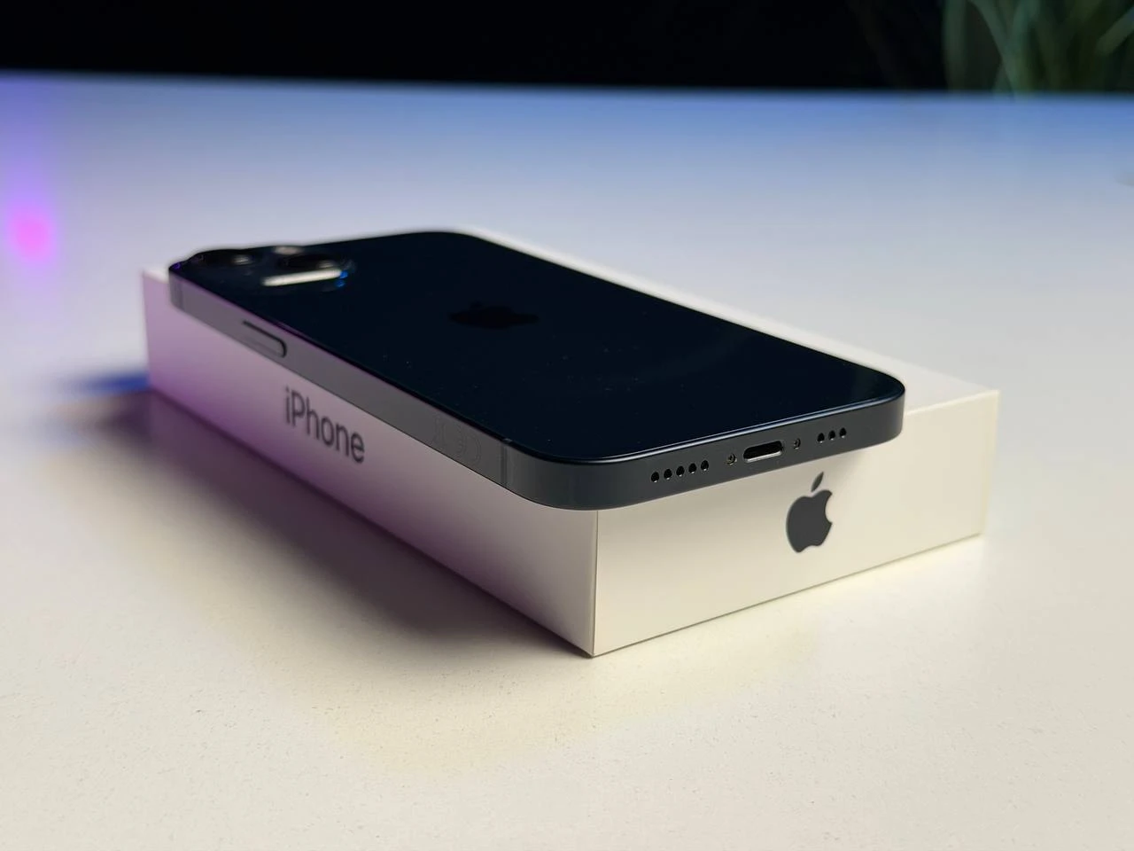 ВЖИВАНИЙ Б/У Apple iPhone 13 128GB Midnight (MLML3, MLPF3) - Состояние: хороший | Аккумулятор: 100% | Комплектация: полный | Гарантия: 3 мес.