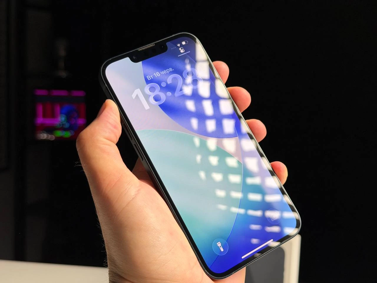 ВЖИВАНИЙ Б/У Apple iPhone 13 128GB Midnight (MLML3, MLPF3) - Состояние: хороший | Аккумулятор: 90% | Комплектация: полный | Гарантия: 3 мес.