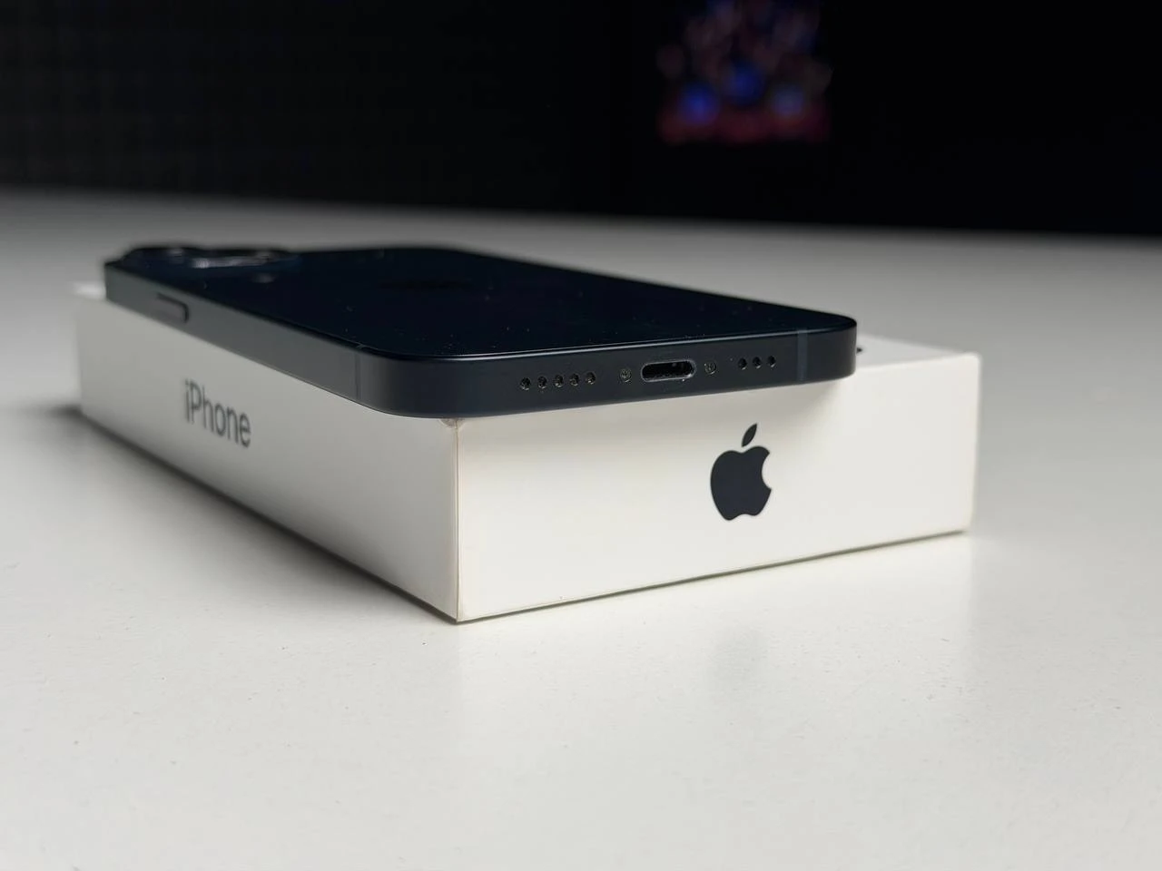 ВЖИВАНИЙ Б/У Apple iPhone 13 128GB Midnight (MLML3, MLPF3) - Состояние: хороший | Аккумулятор: 90% | Комплектация: полный | Гарантия: 3 мес.