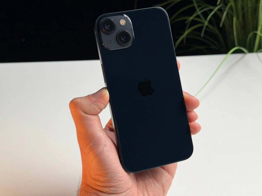 ВЖИВАНИЙ Б/У Apple iPhone 13 128GB Midnight (MLML3, MLPF3) - Состояние: хороший | Аккумулятор: 100% | Комплектация: iPhone, кабель | Гарантия: 3 мес.