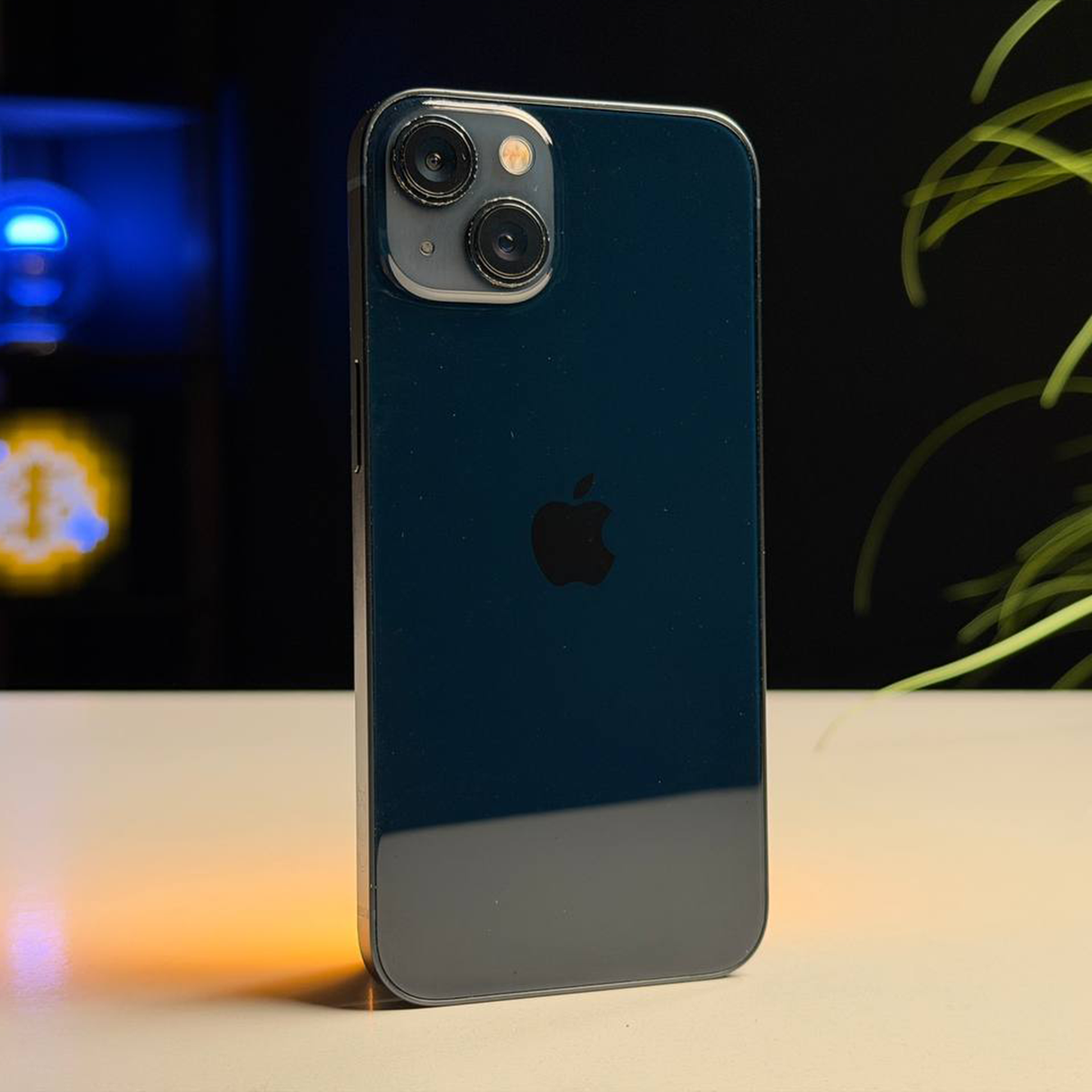 ВЖИВАНИЙ Б/У Apple iPhone 13 128GB Midnight (MLML3, MLPF3) - Состояние: хороший | Аккумулятор: 100% | Комплектация: iPhone, кабель | Гарантия: 3 мес.