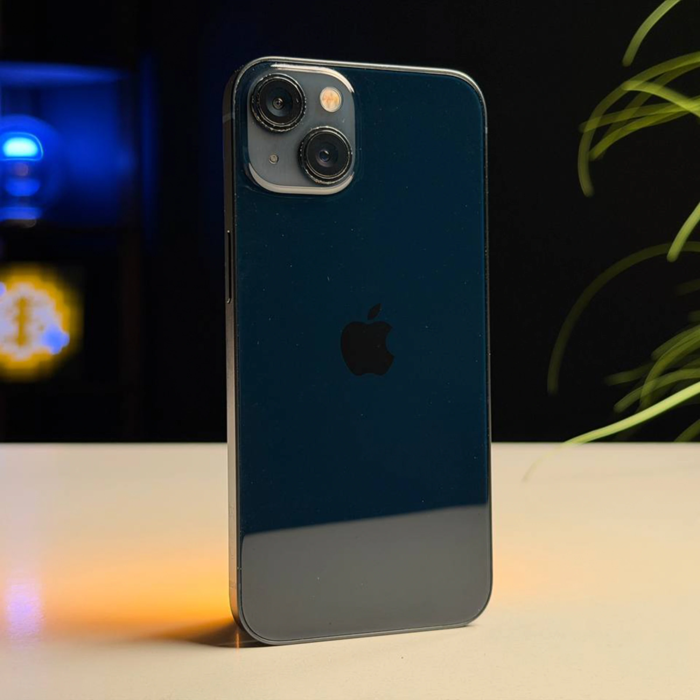 ВЖИВАНИЙ Б/У Apple iPhone 13 128GB Midnight (MLML3, MLPF3) - Состояние: хороший | Аккумулятор: 100% | Комплектация: iPhone, кабель | Гарантия: 3 мес.