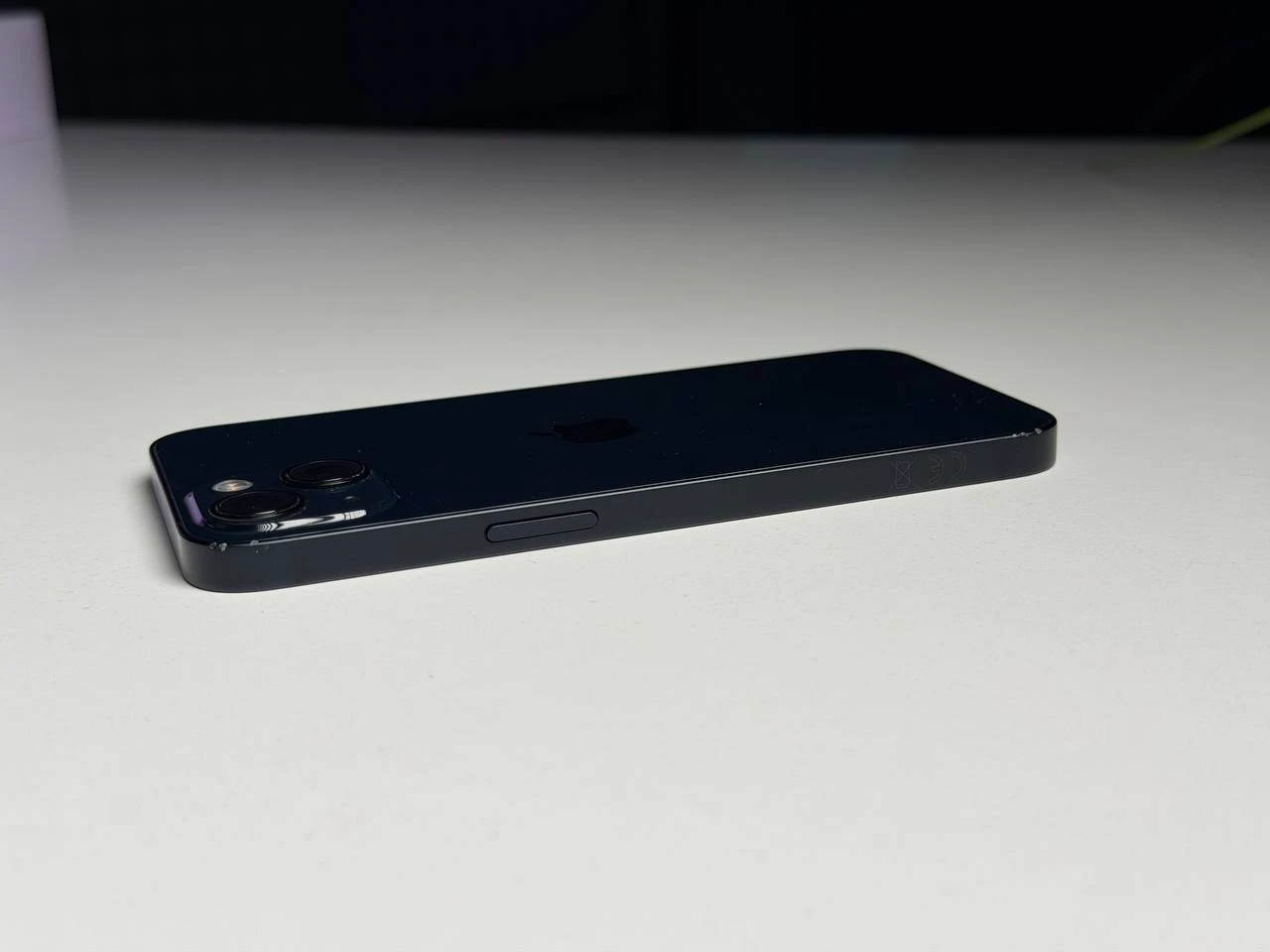 ВЖИВАНИЙ Б/У Apple iPhone 13 128GB Midnight (MLML3, MLPF3) - Состояние: хороший | Аккумулятор: 100% | Комплектация: полный | Гарантия: 3 мес.