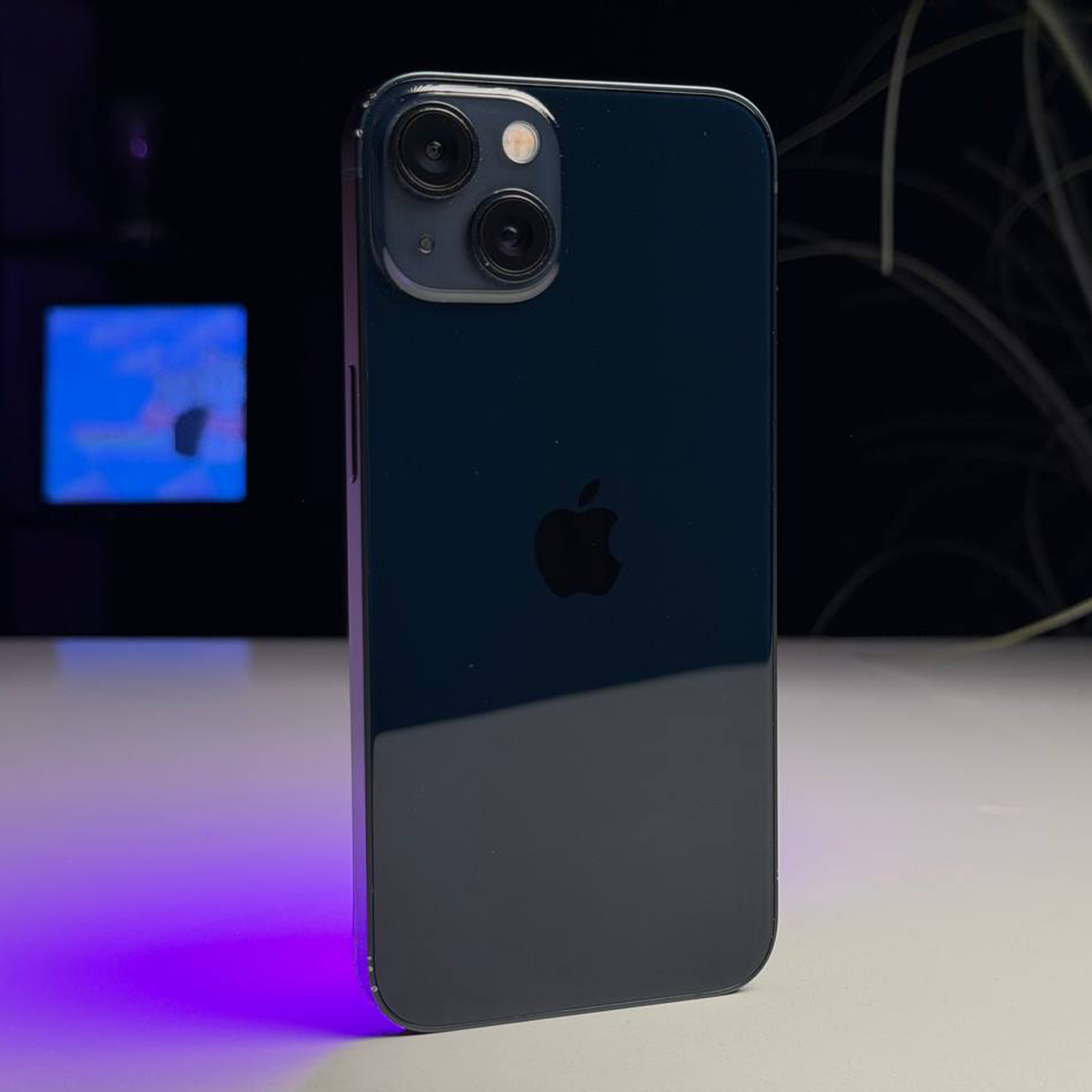 ВЖИВАНИЙ Б/У Apple iPhone 13 128GB Midnight (MLML3, MLPF3) - Состояние: хороший | Аккумулятор: 100% | Комплектация: полный | Гарантия: 3 мес.