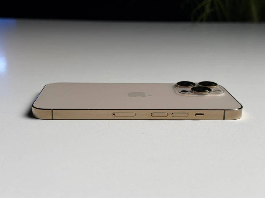 ВЖИВАНИЙ Б/У Apple iPhone 13 Pro 256GB Gold (MLTY3, MLVK3) - Состояние: хороший | Аккумулятор: 100% | Комплектация: iPhone, кабель | Гарантия: 3 мес.