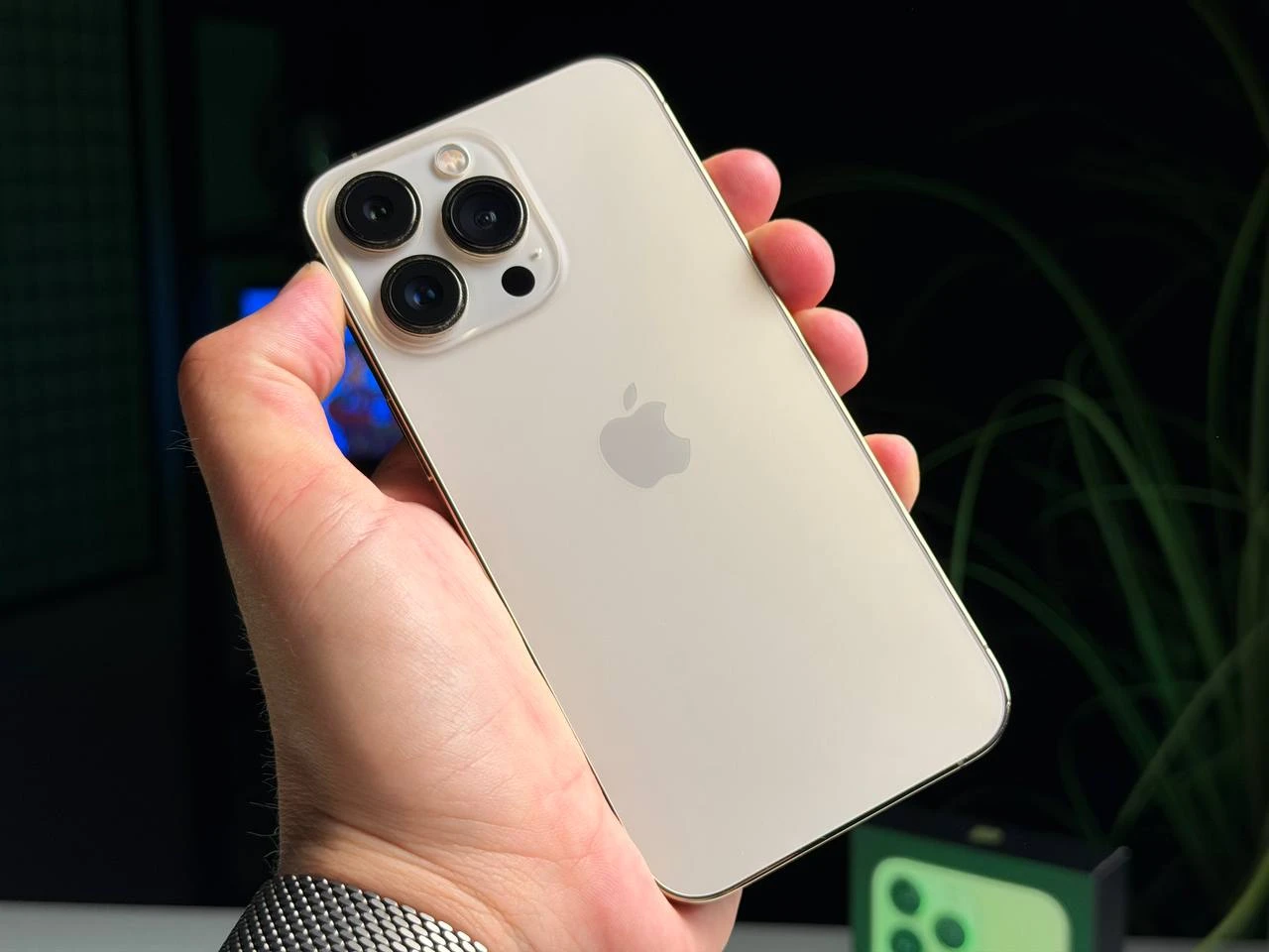 ВЖИВАНИЙ Б/У Apple iPhone 13 Pro 256GB Gold (MLTY3, MLVK3) - Состояние: хороший | Аккумулятор: 100% | Комплектация: полный | Гарантия: 3 мес.