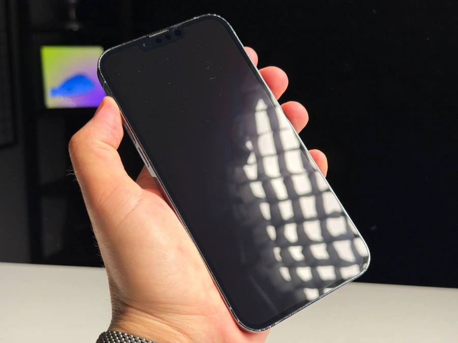 ВЖИВАНИЙ Б/У Apple iPhone 13 Pro Max 128GB Sierra Blue (MLKP3, MLL93) - Состояние: удовлетворительный | Аккумулятор: 87% | Комплектация: iPhone, кабель | Гарантия: 3 мес.