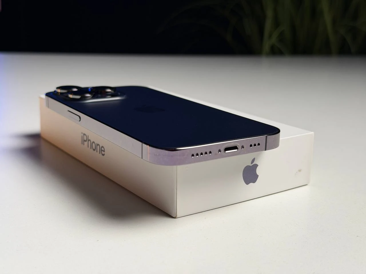 ВЖИВАНИЙ Б/У Apple iPhone 14 Pro 128GB Deep Purple (MQ0G3) - Стан: гарний | Акумулятор: 100% | Комплектація: повний | Гарантія: 3 міс.
