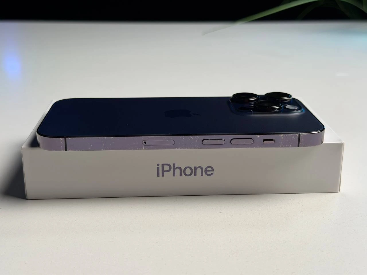 ВЖИВАНИЙ Б/У Apple iPhone 14 Pro 256GB Deep Purple (MQ1F3) - Состояние: хороший | Аккумулятор: 100% | Комплектация: полный | Гарантия: 3 мес.