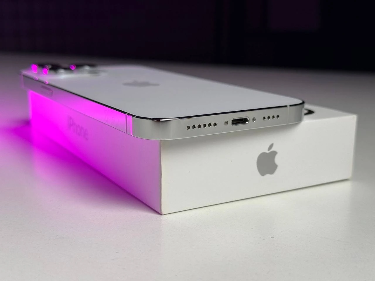 ВЖИВАНИЙ Б/У Apple iPhone 14 Pro Max 128GB Silver (MQ9Q3) - Состояние: хороший | Аккумулятор: 100% | Комплектация: полный | Гарантия: 3 мес.