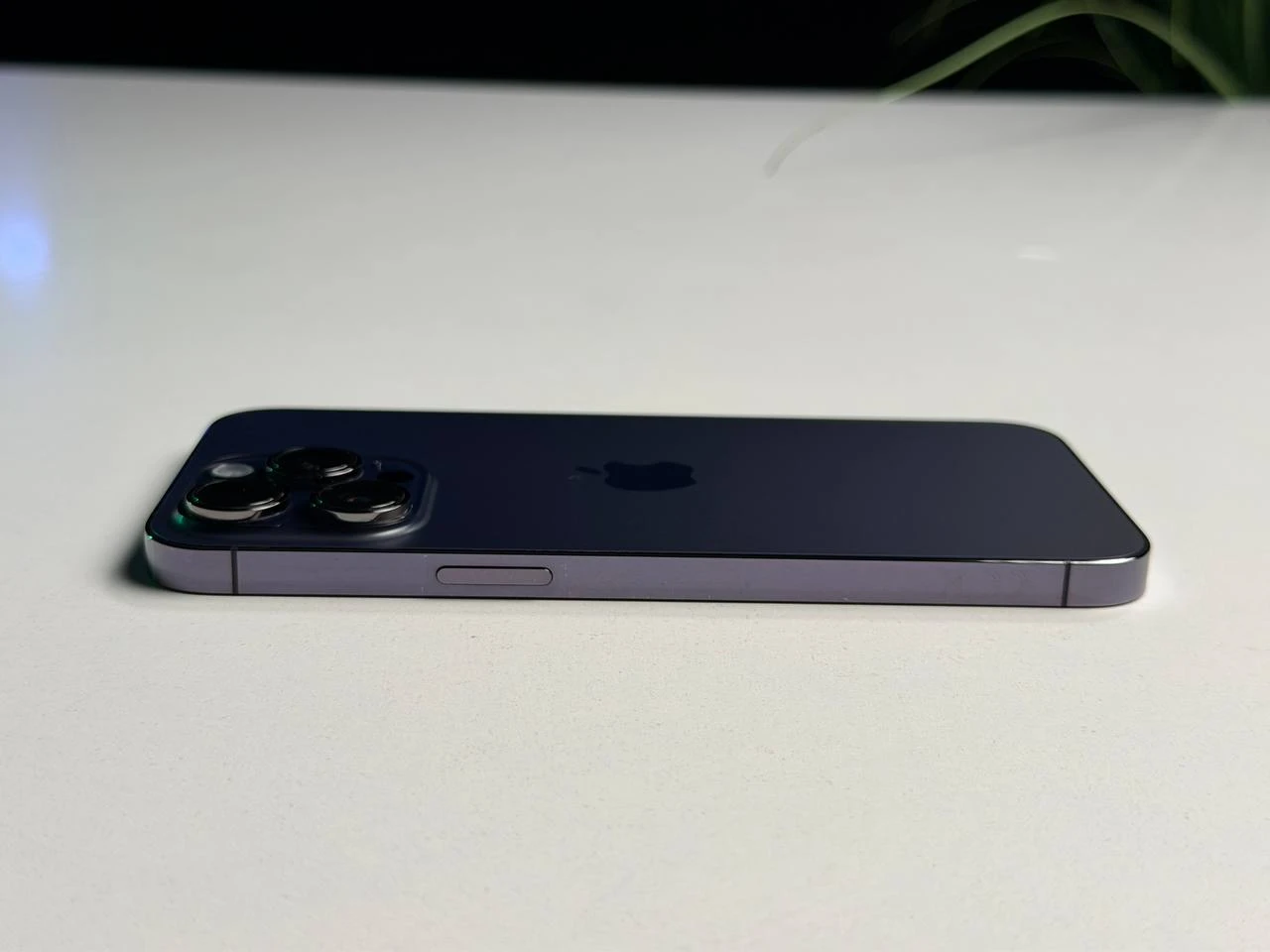 ВЖИВАНИЙ Б/У Apple iPhone 14 Pro Max 256GB Deep Purple (MQ9X3) - Состояние: хороший | Аккумулятор: 100% | Комплектация: iPhone, кабель | Гарантия: 3 мес.