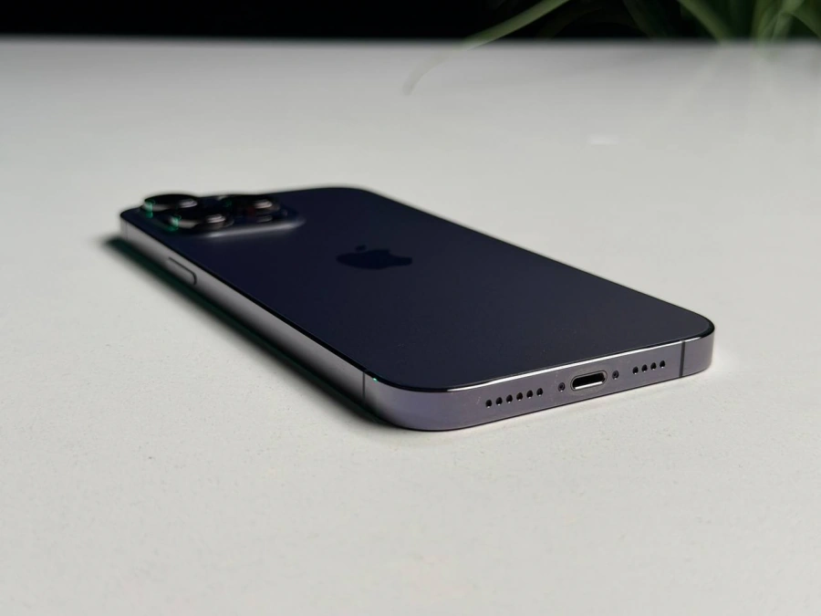 ВЖИВАНИЙ Б/У Apple iPhone 14 Pro Max 256GB Deep Purple (MQ9X3) - Состояние: хороший | Аккумулятор: 100% | Комплектация: iPhone, кабель | Гарантия: 3 мес.