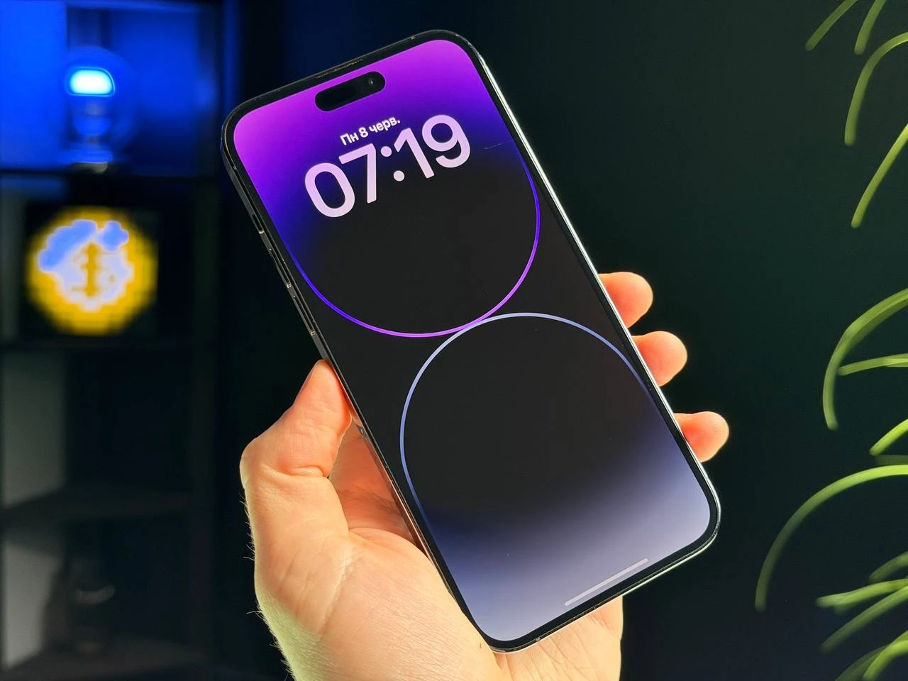 ВЖИВАНИЙ Б/У Apple iPhone 14 Pro Max 256GB Deep Purple (MQ9X3) - Состояние: хороший | Аккумулятор: 100% | Комплектация: iPhone, кабель | Гарантия: 3 мес.