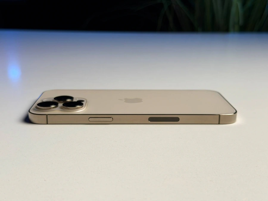 ВЖИВАНИЙ Б/У Apple iPhone 14 Pro Max 256GB Gold eSim (MQ8V3) - Состояние: хороший | Аккумулятор: 100% | Комплектация: iPhone, кабель | Гарантия: 3 мес.
