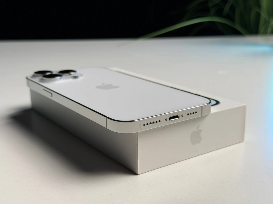 ВЖИВАНИЙ Б/У Apple iPhone 14 Pro Max 256GB Silver (MQ9V3) - Состояние: хороший | Аккумулятор: 100% | Комплектация: полный | Гарантия: 3 мес.