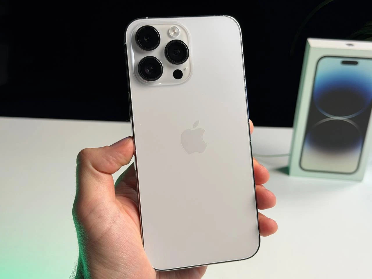 ВЖИВАНИЙ Б/У Apple iPhone 14 Pro Max 256GB Silver (MQ9V3) - Состояние: хороший | Аккумулятор: 100% | Комплектация: полный | Гарантия: 3 мес.