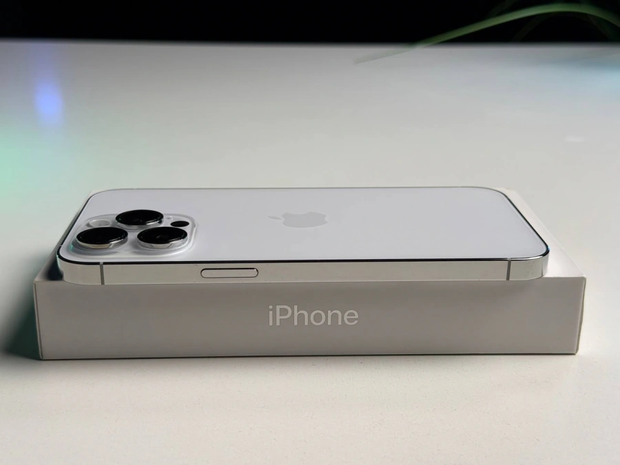 ВЖИВАНИЙ Б/У Apple iPhone 14 Pro Max 256GB Silver (MQ9V3) - Состояние: хороший | Аккумулятор: 100% | Комплектация: полный | Гарантия: 3 мес.