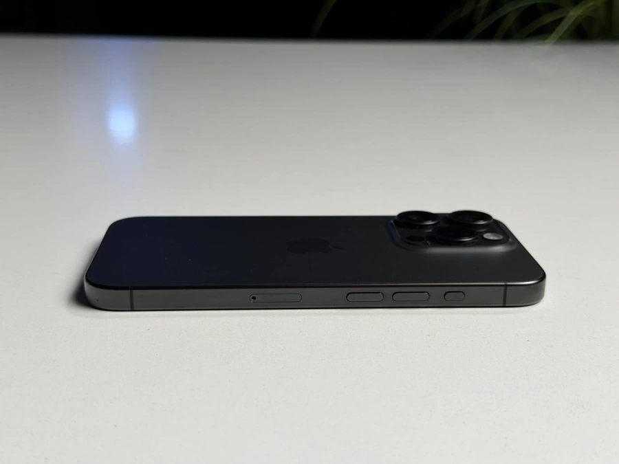 ВЖИВАНИЙ Б/У Apple iPhone 15 Pro 128GB Black Titanium (MTUV3) - Состояние: идеальный | Аккумулятор: 89% | Комплектация: iPhone, кабель | Гарантия: 3 мес.