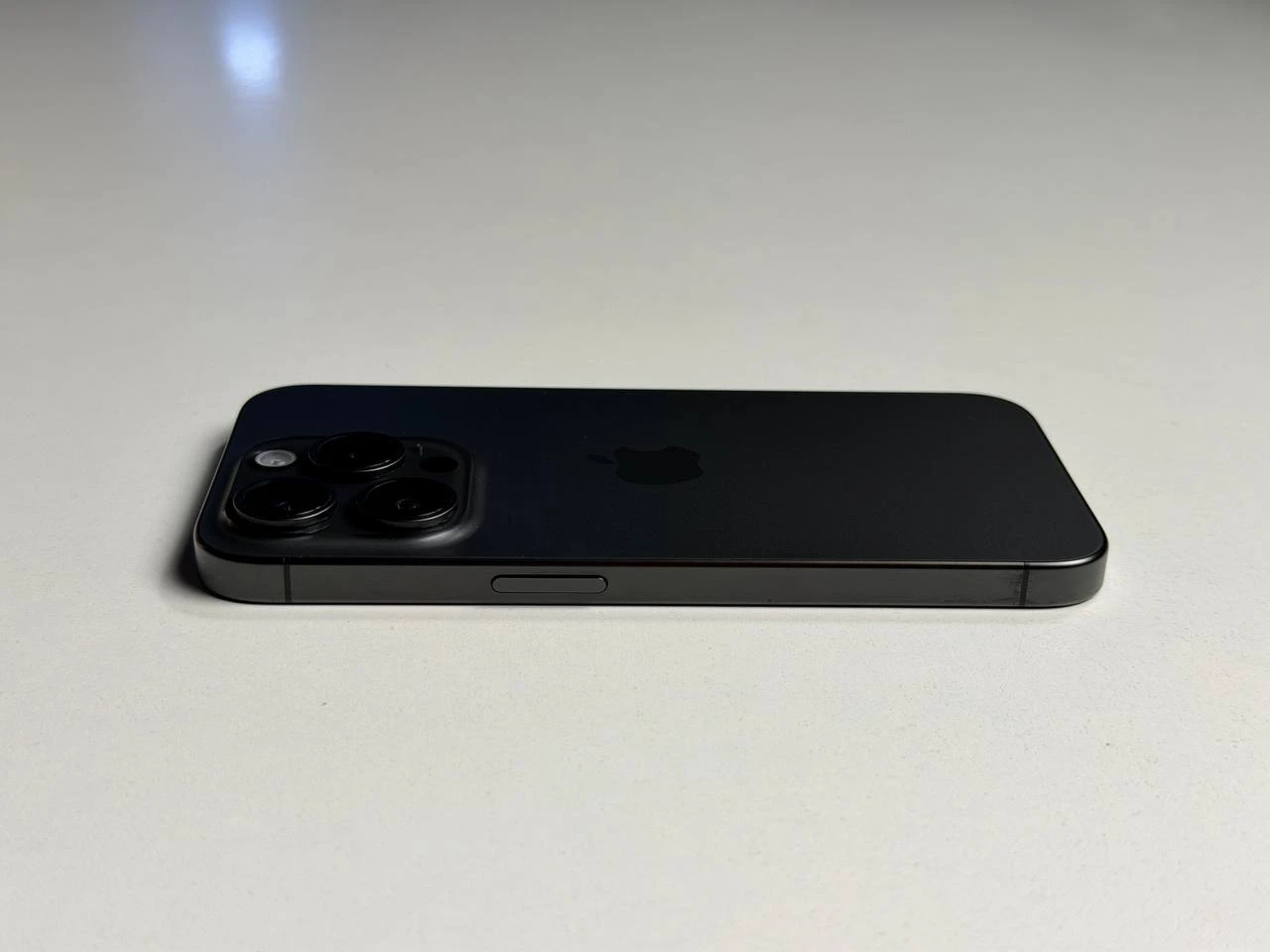 ВЖИВАНИЙ Б/У Apple iPhone 15 Pro 128GB Black Titanium (MTUV3) - Состояние: идеальный | Аккумулятор: 89% | Комплектация: iPhone, кабель | Гарантия: 3 мес.
