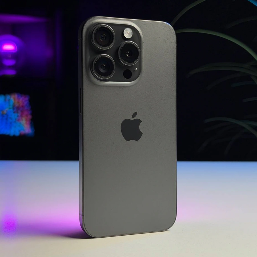 ВЖИВАНИЙ Б/У Apple iPhone 15 Pro 128GB Black Titanium (MTUV3) - Состояние: хороший | Аккумулятор: 87% | Комплектация: iPhone, кабель | Гарантия: 3 мес.