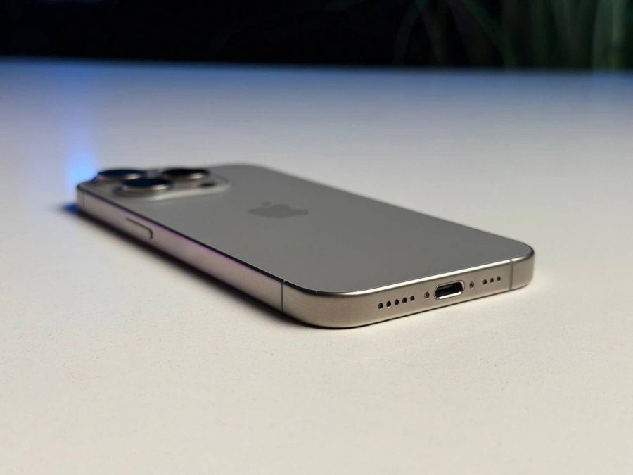 ВЖИВАНИЙ Б/У Apple iPhone 15 Pro 256GB Natural Titanium (MTV53) - Состояние: хороший | Аккумулятор: 100% | Комплектация: iPhone, кабель | Гарантия: 3 мес.