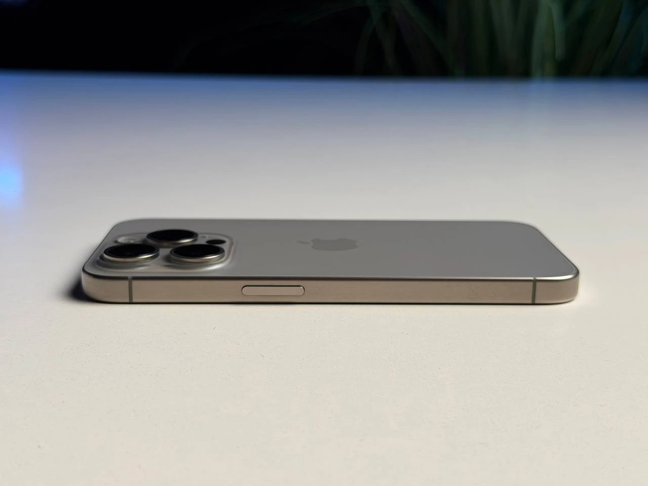 ВЖИВАНИЙ Б/У Apple iPhone 15 Pro 256GB Natural Titanium (MTV53) - Состояние: хороший | Аккумулятор: 100% | Комплектация: iPhone, кабель | Гарантия: 3 мес.