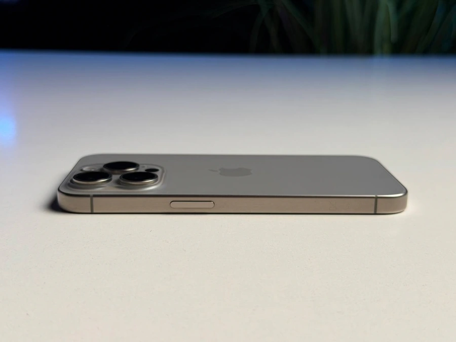 ВЖИВАНИЙ Б/У Apple iPhone 15 Pro 256GB Natural Titanium (MTV53) - Состояние: хороший | Аккумулятор: 100% | Комплектация: iPhone, кабель | Гарантия: 3 мес.