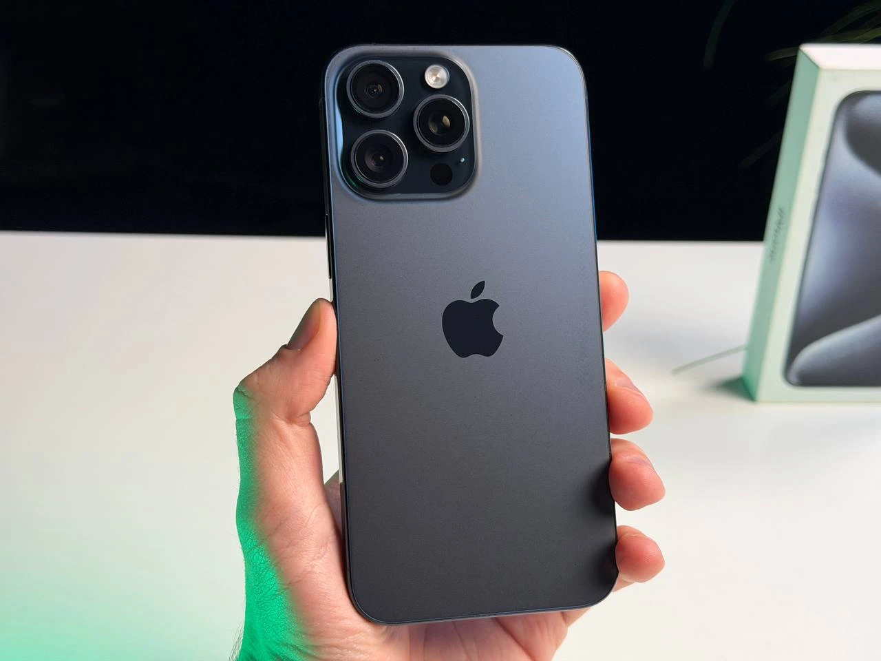 ВЖИВАНИЙ Б/У Apple iPhone 15 Pro Max 256GB Blue Titanium (MU7A3) - Состояние: хороший | Аккумулятор: 100% | Комплектация: полный | Гарантия: 3 мес.