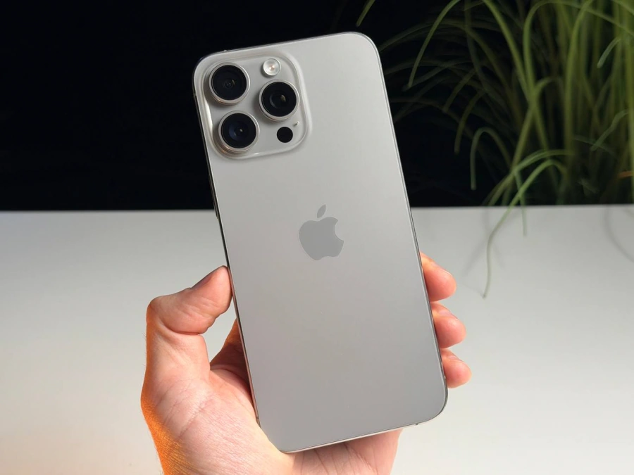 ВЖИВАНИЙ Б/У Apple iPhone 15 Pro Max 256GB Natural Titanium eSim (MU683) - Состояние: хороший | Аккумулятор: 100% | Комплектация: iPhone, кабель | Гарантия: 3 мес.
