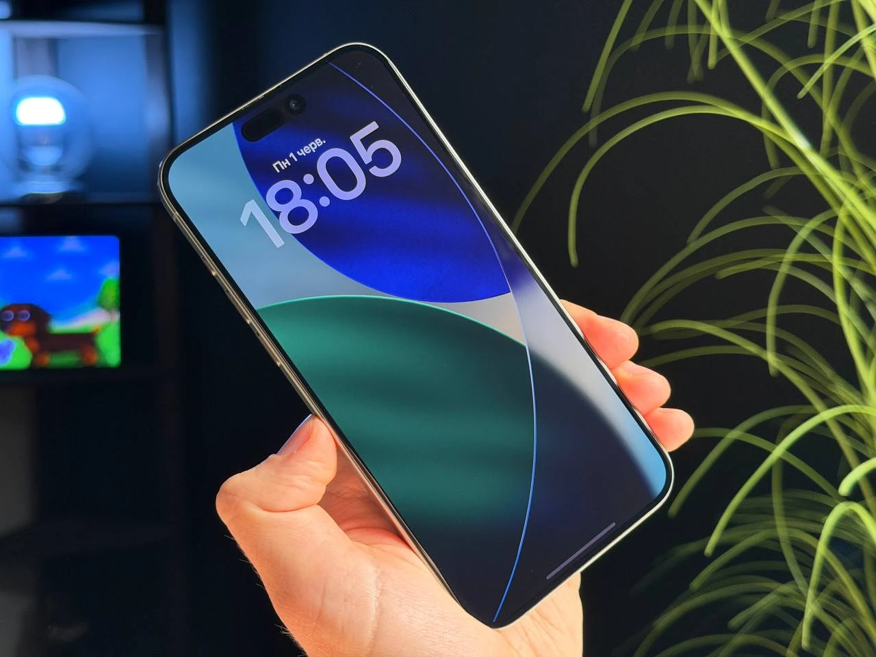 ВЖИВАНИЙ Б/У Apple iPhone 15 Pro Max 256GB Natural Titanium eSim (MU683) - Состояние: хороший | Аккумулятор: 100% | Комплектация: iPhone, кабель | Гарантия: 3 мес.
