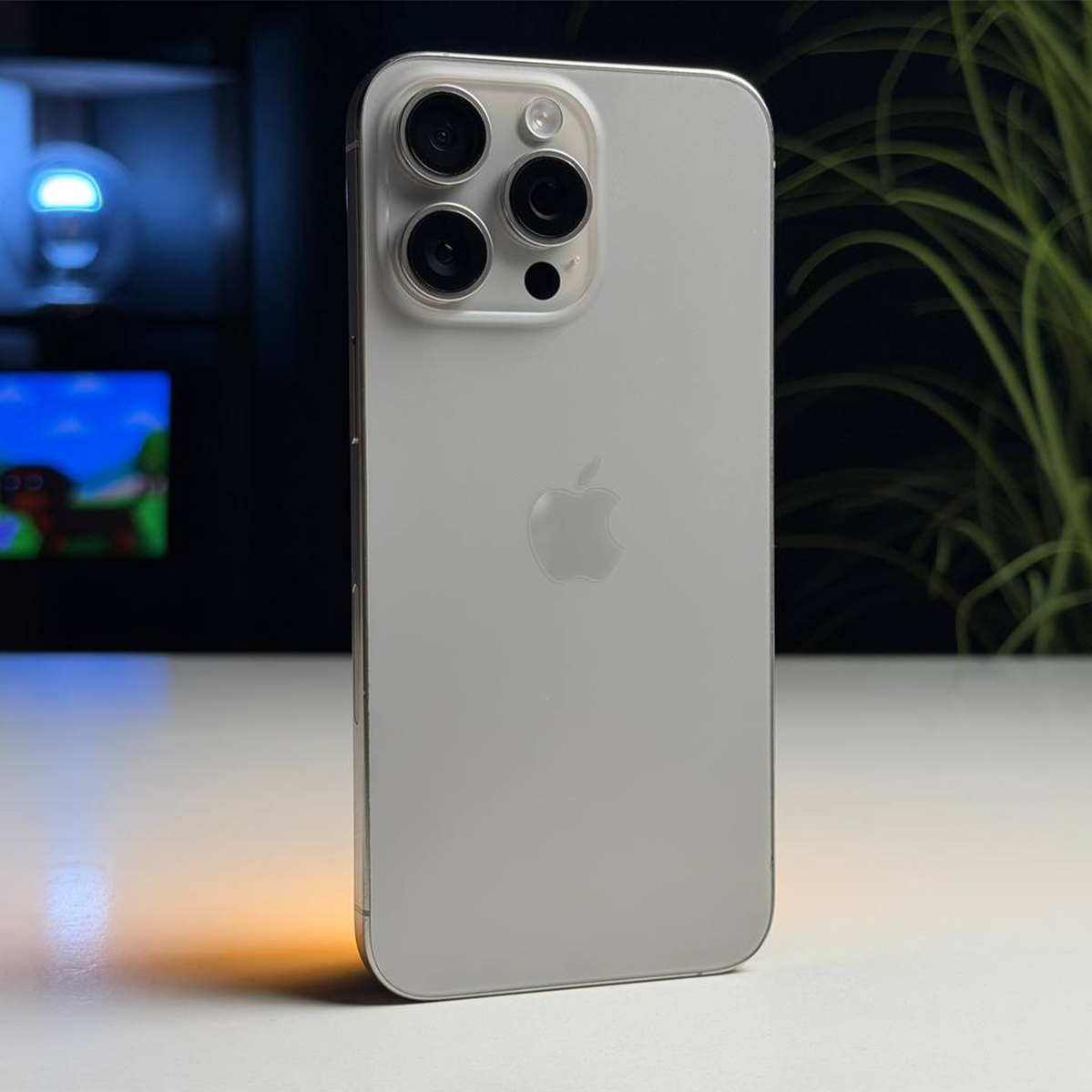 ВЖИВАНИЙ Б/У Apple iPhone 15 Pro Max 256GB Natural Titanium eSim (MU683) - Состояние: хороший | Аккумулятор: 100% | Комплектация: iPhone, кабель | Гарантия: 3 мес.