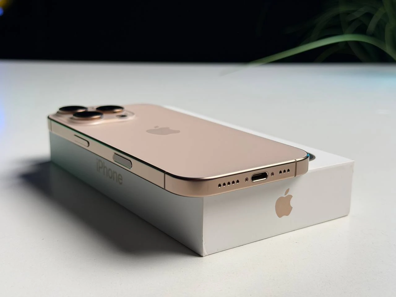 ВЖИВАНИЙ Б/У Apple iPhone 16 Pro 128GB Desert Titanium (MYNF3) - Состояние: идеальный | Аккумулятор: 91% | Комплектация: полный | Гарантия: 3 мес.