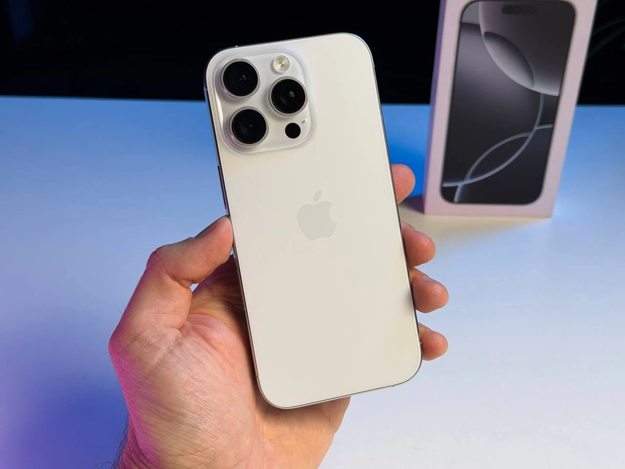 ВЖИВАНИЙ Б/У Apple iPhone 16 Pro 128GB White Titanium (MYNE3) - Стан: гарний | Акумулятор: 92% | Комплектація: повний | Гарантія: 3 міс.